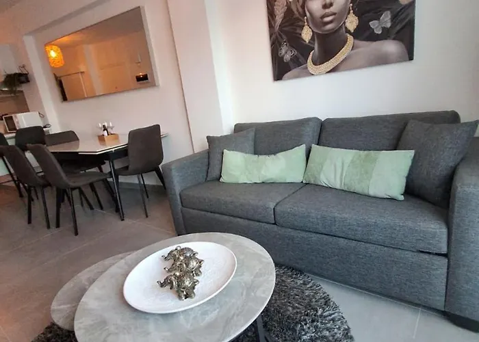 Lazuli Center Ap 11 * לרנקה